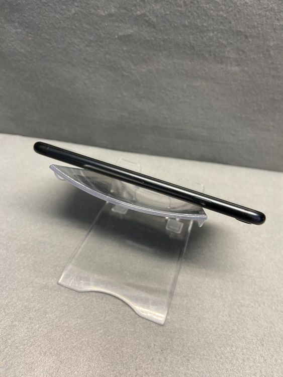 ���� ������ SIM�ե꡼ iPhoneSE �裲���� 64GB �֥�å���