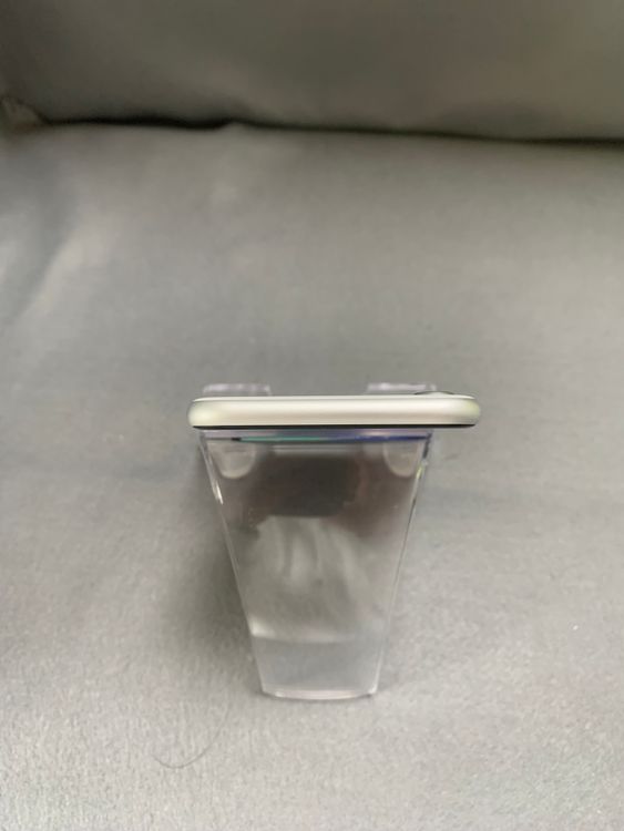 超美品 国内版 SIMフリー iPhoneSE 第2世代 128GB ホワイト色