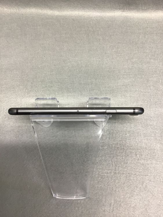 ���� ������ SIM�ե꡼ iPhone8  256GB ���ڡ������쥤��