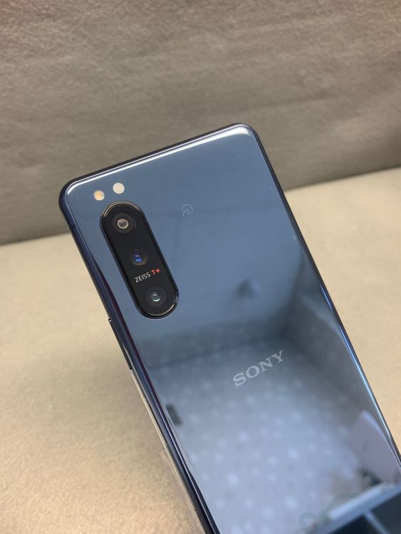 ���� ������ SIM�ե꡼ Sony Xperia 5 II 128GB �֥롼����SOG02