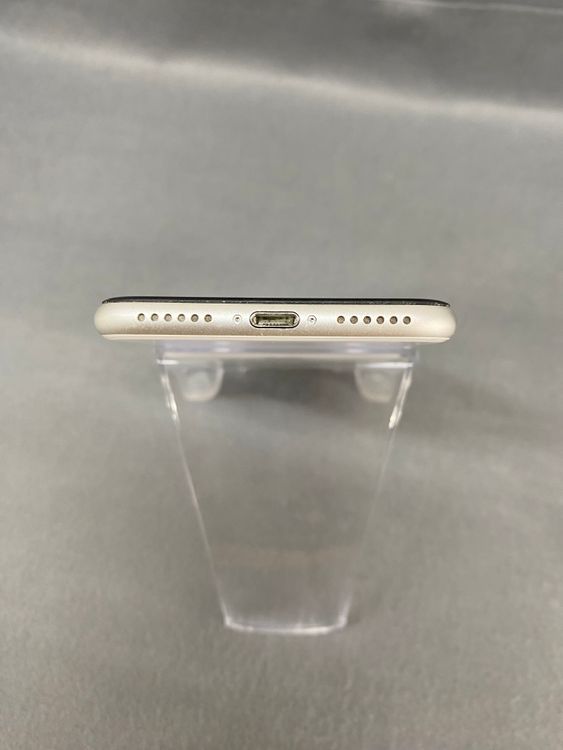 ���ʡ������ǡ�SIM�ե꡼��iPhoneSE ��2����  64GB �ۥ磻�ȿ�