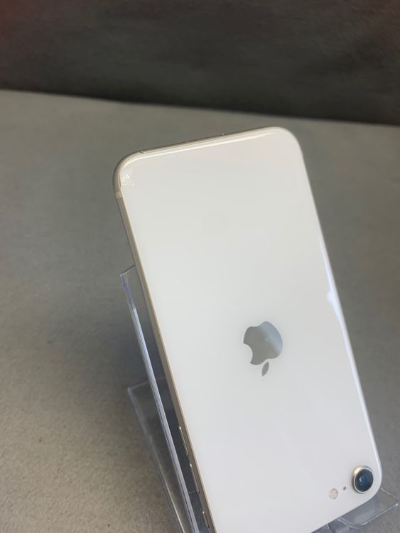 ��š������ǡ�SIM�ե꡼ iPhoneSE ��3���� 128GB �������饤�ȿ�