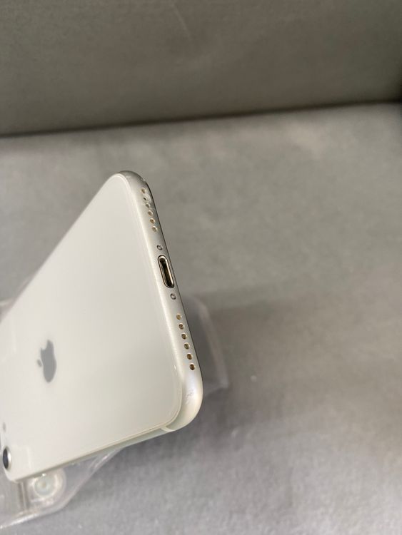 ���ʡ������ǡ�SIM�ե꡼��iPhoneSE ��2���� 64GB �ۥ磻�ȿ�