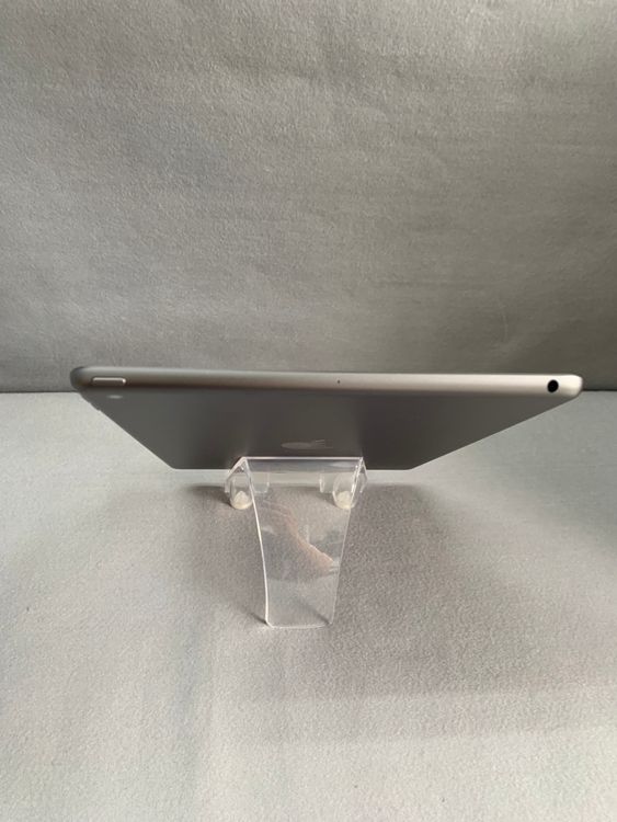 ���� ������ iPad ��9���� 64GB Wi-Fi�� ���ڡ������쥤��