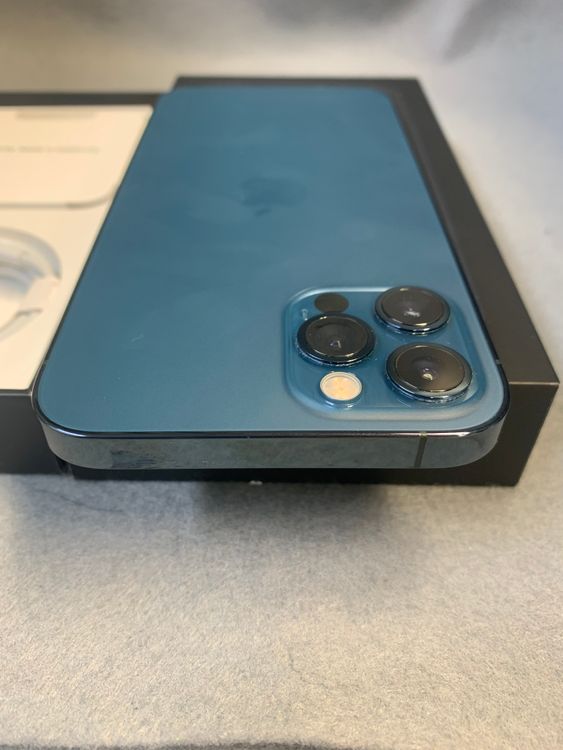 ���ʡ������ǡ�SIM�ե꡼��iPhone12 Pro�� 256GB �ѥ��ե��å��֥롼��