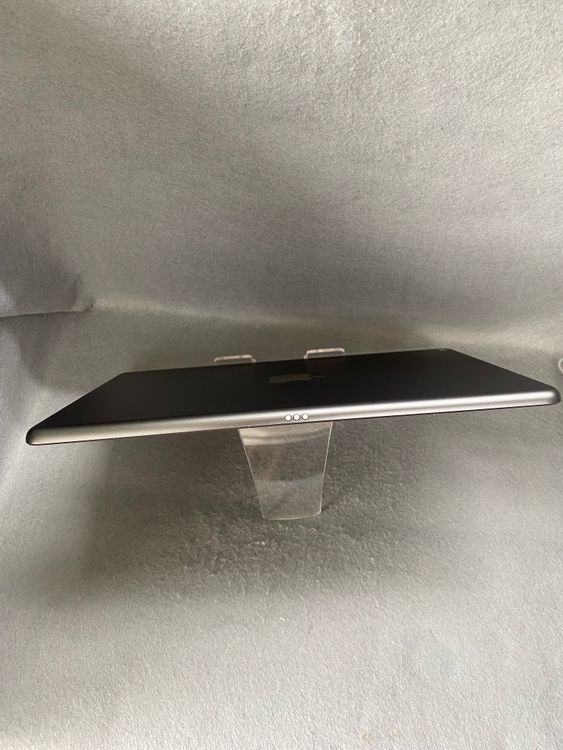 ���� ������ Wi-Fi�� iPad ��9���� 64GB ���ڡ������쥤��