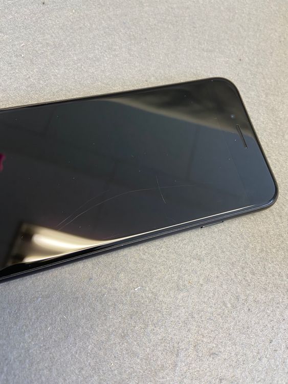 ��� ������ SIM�ե꡼ iPhoneSE ��2���� 64GB �֥�å���