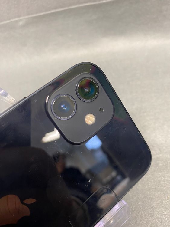 ���ʡ������ǡ�SIM�ե꡼��iPhone 12 64GB �֥�å���