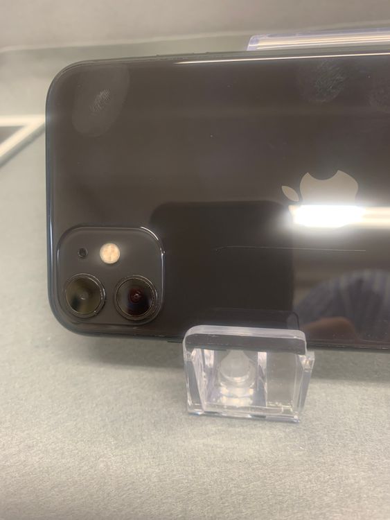 ���ʡ������ǡ�sim�ե꡼��iPhone11 64GB �֥�å���