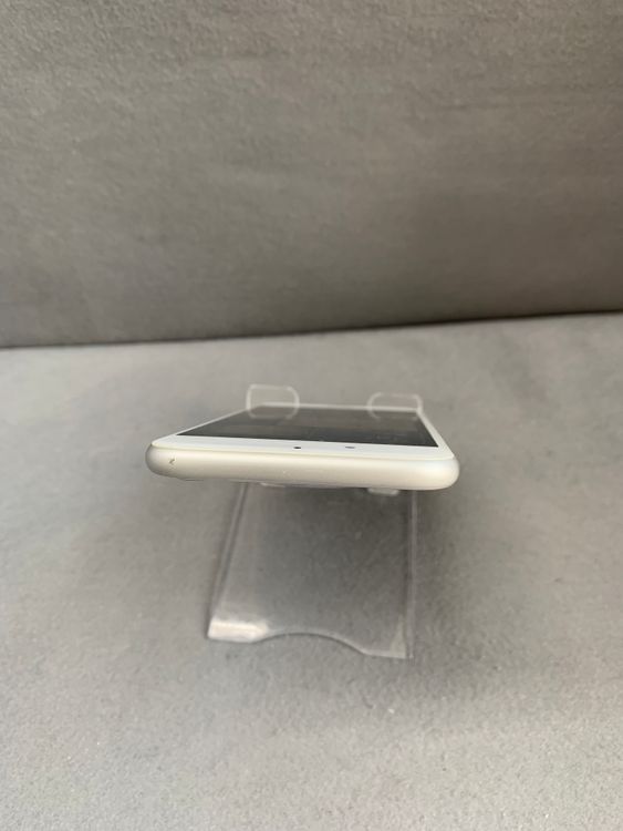 Ķ���� ������ SIM�ե꡼ iPhone8 64GB ����С���