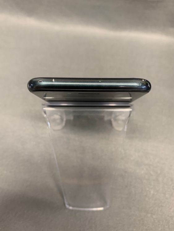 ���ʡ������ǡ�SIM�ե꡼��iPhoneSE�裲���� 128GB �֥�å���