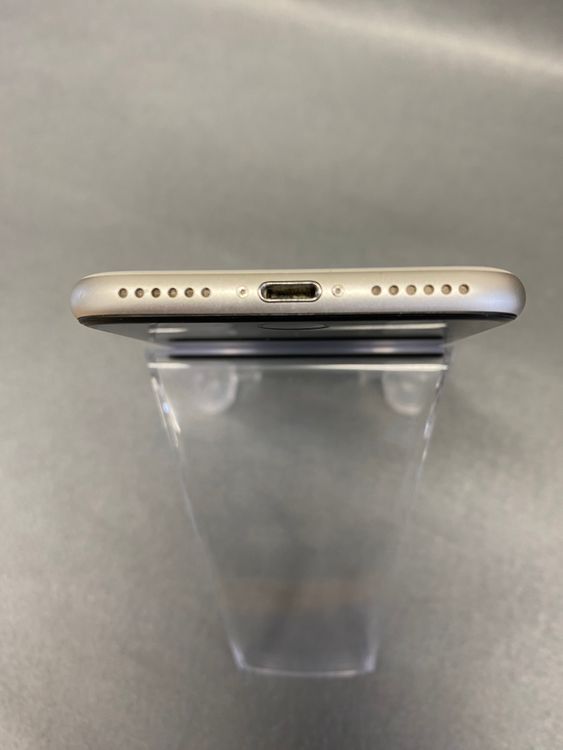 ���ʡ������ǡ�SIM�ե꡼��iPhoneSE ��3���塡256GB �������饤�ȿ�