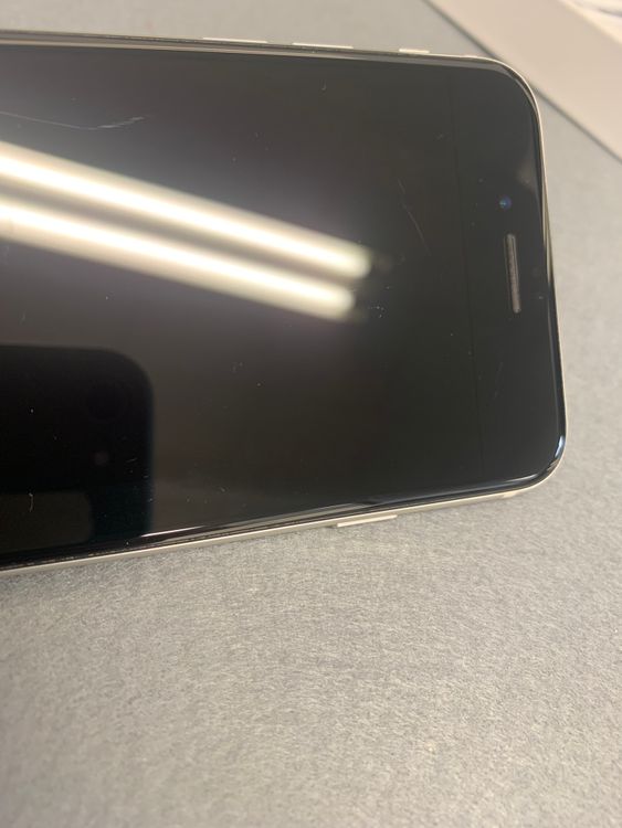 ���ʡ������ǡ�SIM�ե꡼��iPhoneSE ��3���塡 64GB �������饤�ȿ�