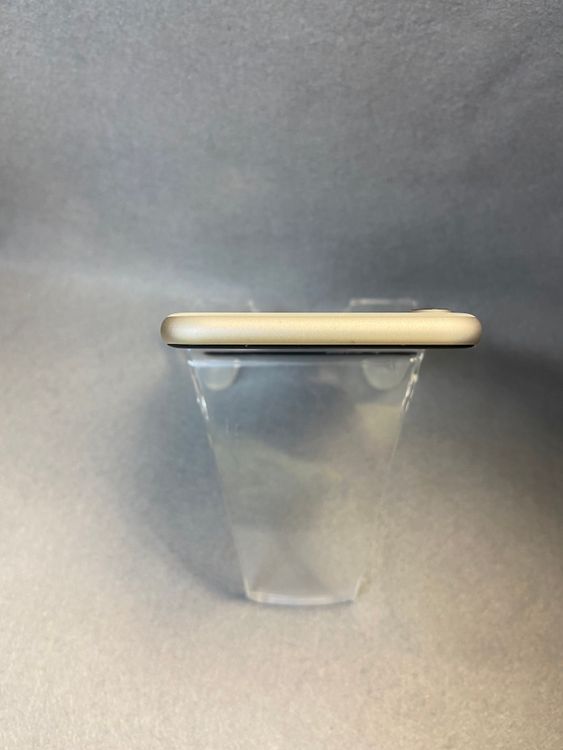 ���ʡ������ǡ�SIM�ե꡼��iPhone SE �裳���塡64GB���������饤�ȿ�