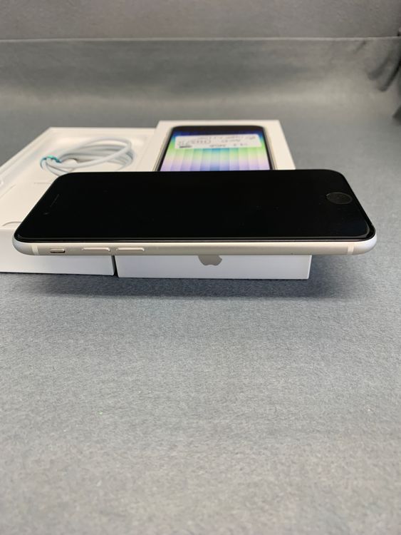 ���ʡ������ǡ�SIM�ե꡼��iPhoneSE ��3���塡 64GB �������饤�ȿ�