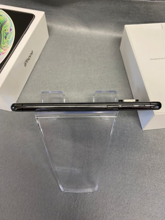 ���ʡ������ǡ�SIM�ե꡼��iPhone XS 64GB ���ڡ������쥤��