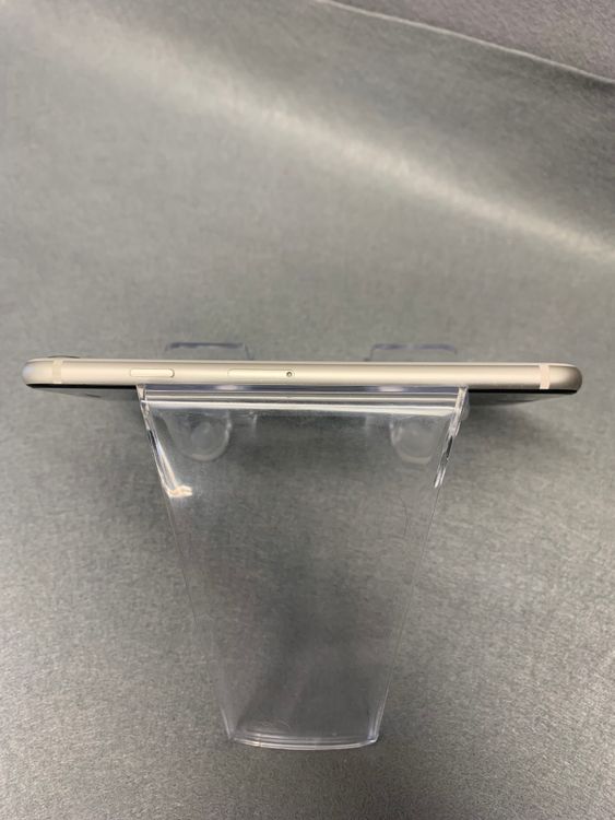 ���ʡ������ǡ�SIM�ե꡼��iPhone SE�軰���塡64GB���������饤�ȿ�