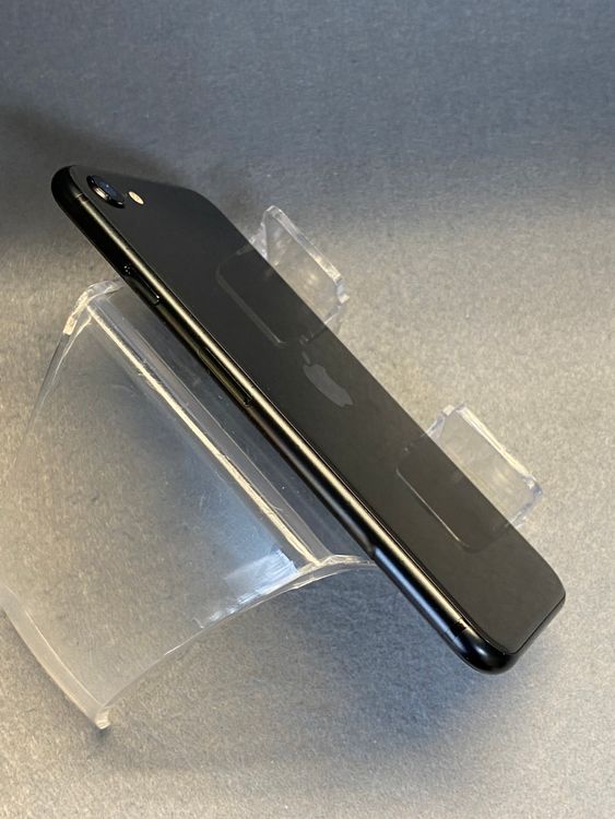 ��š������ǡ�SIM�ե꡼��iPhoneSE�������� 64GB �֥�å���