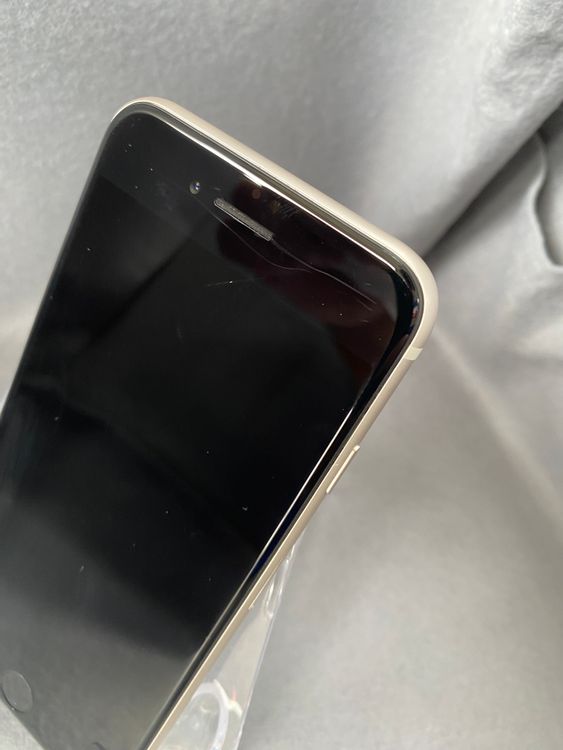 ���ʡ������ǡ�SIM�ե꡼��iPhoneSE ��3���� 256GB �������饤�ȿ�