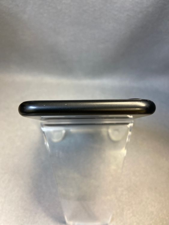 ���ʡ������ǡ�SIM�ե꡼��iPhone SE ��2���� 64GB �֥�å���