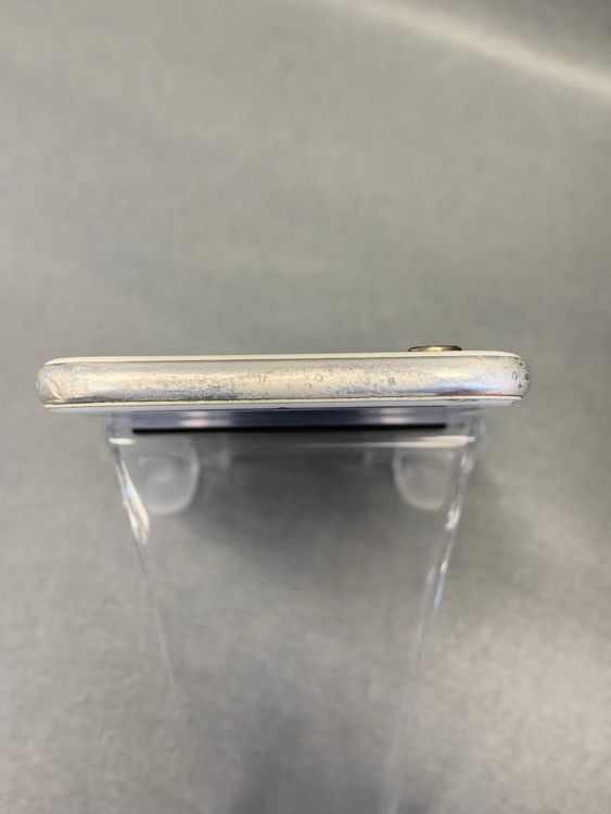 ����ʡ������ǡ�docomo����ꥢ��iPhone6 64GB ����С���