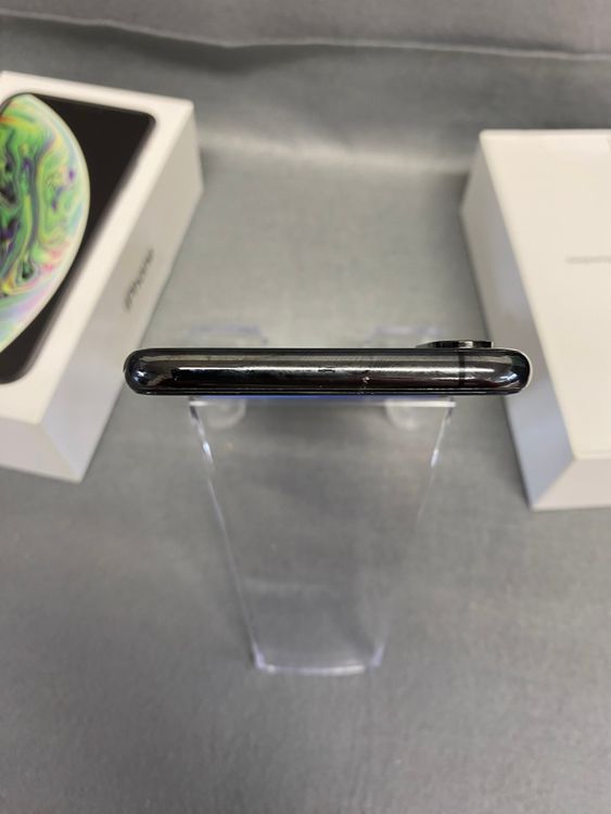 ���ʡ������ǡ�SIM�ե꡼��iPhone XS 64GB ���ڡ������쥤��