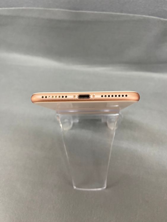 ���ʡ������ǡ�SIM�ե꡼��iPhone8 Plus 64GB ������ɿ�