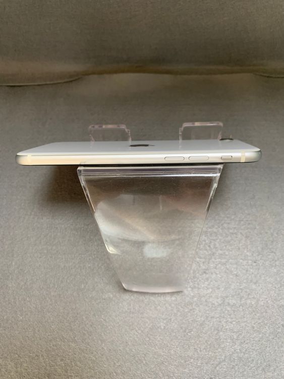 Ķ���� ������ SIM�ե꡼ iPhoneSE �������� 128GB �ۥ磻�ȿ�