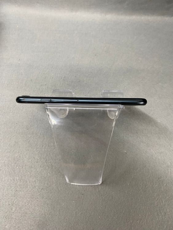 ���ʡ�Apple���ȥ��ǡ�SIM�ե꡼��iPhoneSE�裳���� 128GB �ߥåɥʥ��ȿ�