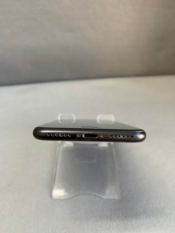 ���� Apple���ȥ��� SIM�ե꡼ iPhoneSE �裲���� 64GB �֥�å���