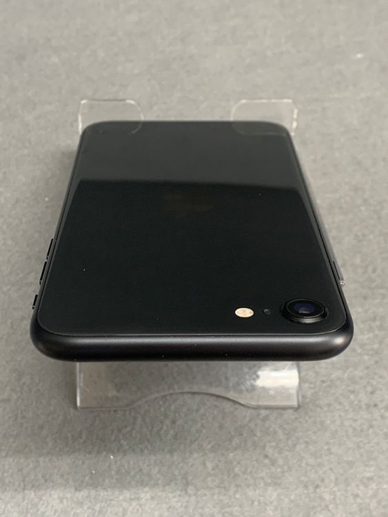 Ķ���� ������ SIM�ե꡼ iPhoneSE ��2���� 64GB �֥�å���