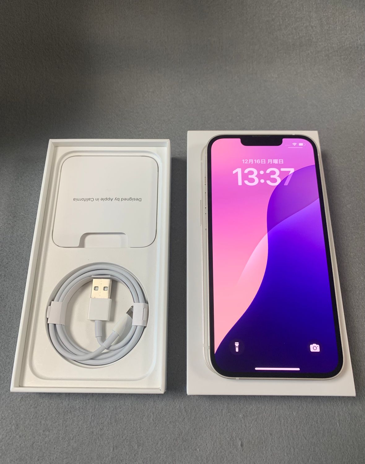 ムスビー｜超美品 国内版 SIMフリー iPhone13 256GB スターライト色  