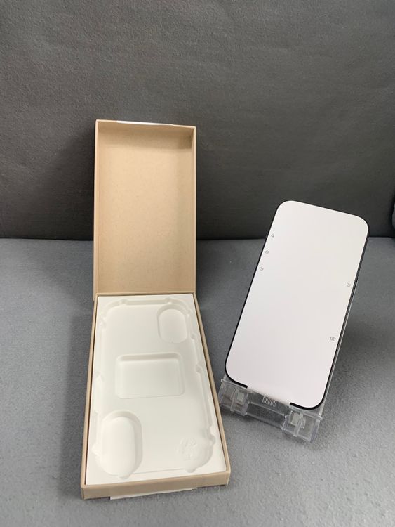 ����̤���� Apple���ȥ��� SIM�ե꡼ iPhone16 128GB �֥�å���