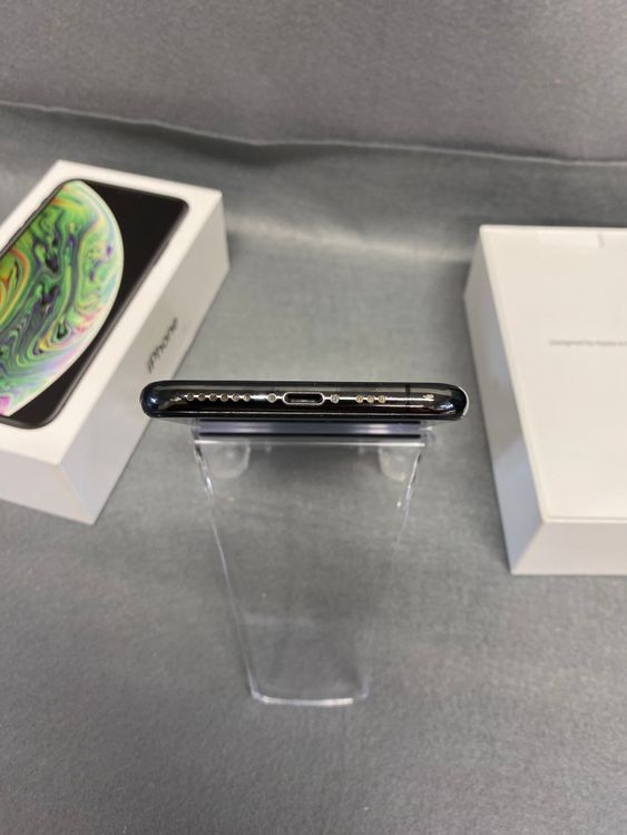 ���ʡ������ǡ�SIM�ե꡼��iPhone XS 64GB ���ڡ������쥤��