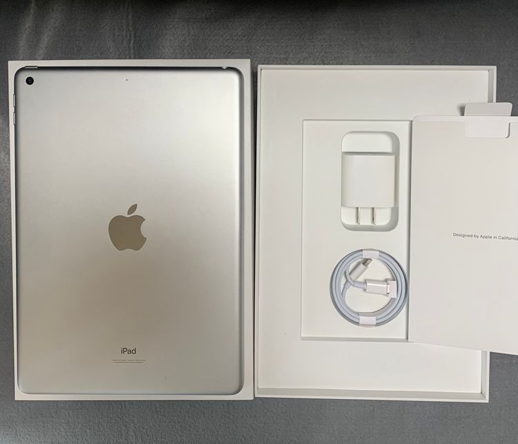 美品 iPad 第9世代 10.2インチ 256GB WiFi版 シルバー色