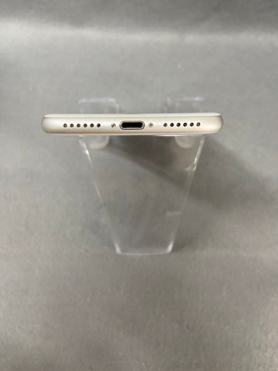 ���ʡ������ǡ�SIM�ե꡼��iPhone8  64GB ����С���