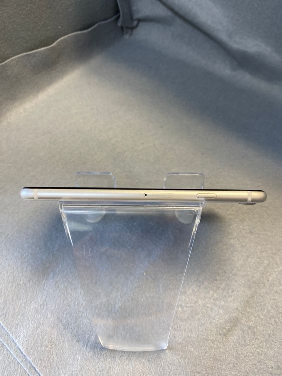 ���ʡ������ǡ�SIM�ե꡼��iPhoneSE�軰���� 64GB �ۥ磻�ȿ�