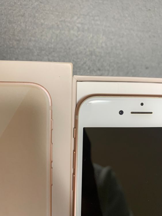   SIMե꡼ iPhone8 64GB ɿ