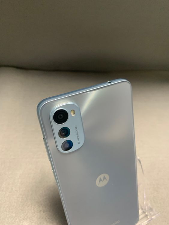 美品 SIMフリー  MOTOROLA e32(s) 8GB ROM 64GB ミスティブルー色