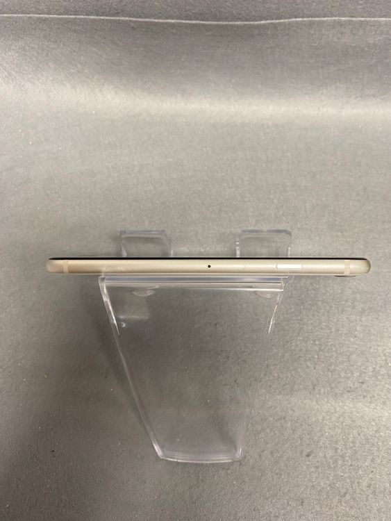 Ķ���ʡ������ǡ�SIM�ե꡼��iPhoneSE��3���� 64GB �������饤�ȿ�