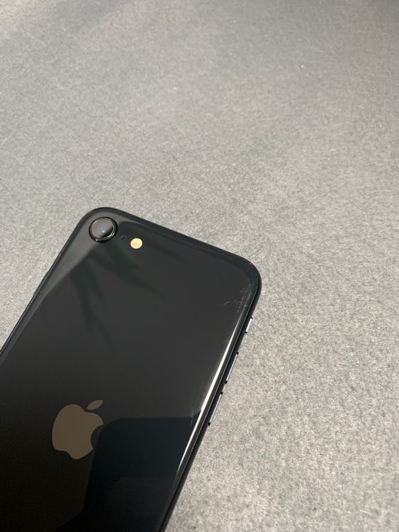 美品 国内版 SIMフリー iPhoneSE 第2世代 64GB ブラック色