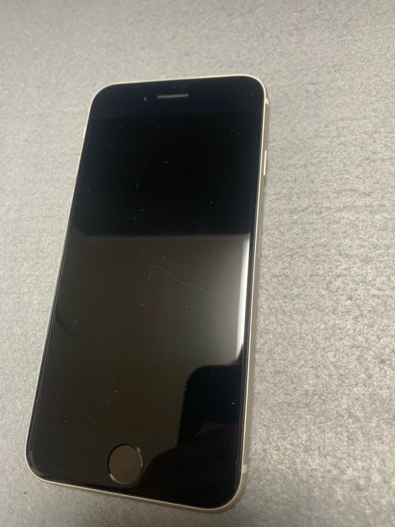 ���� ������ SIM�ե꡼ iPhoneSE ��3���� 64GB �������饤�ȿ�