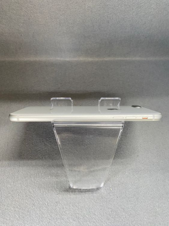 ���ʡ������ǡ�SIM�ե꡼��iPhone8 PLUS 64GB ����С���