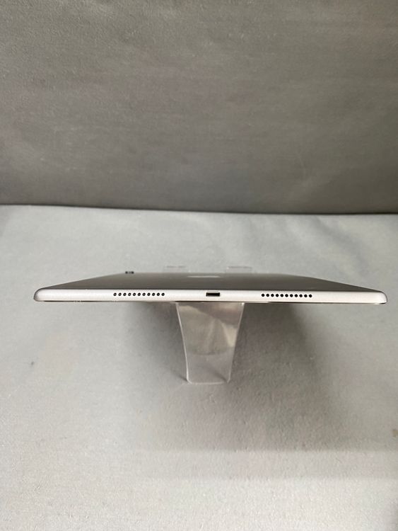 ���� ������  iPad Pro 10.5 ����� 64GB ���ڡ������쥤��