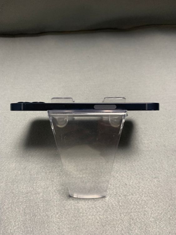 中古 国内版 SIMフリー iPhone 12 128GB ブラック色