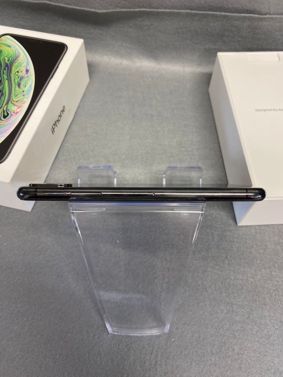 ���ʡ������ǡ�SIM�ե꡼��iPhone XS 64GB ���ڡ������쥤��