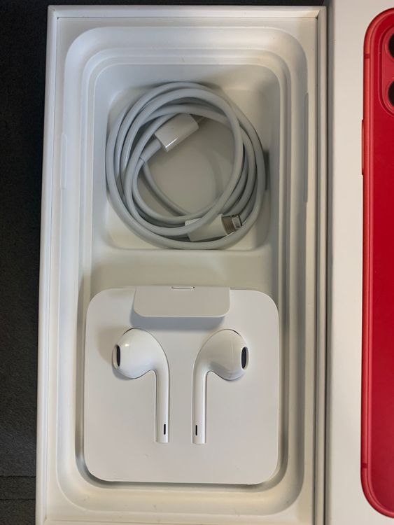 ���ʡ������ǡ�SIM�ե꡼��iPhone11 256GB ��åɿ�