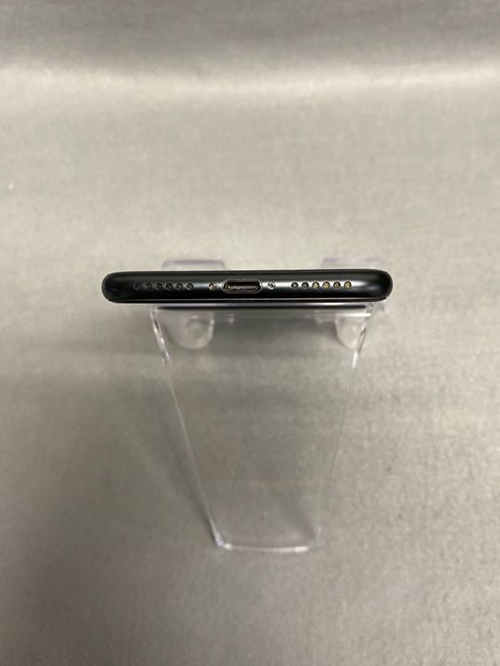 ���ʡ������ǡ�SIM�ե꡼��iPhoneSE�������� 128GB �֥�å���
