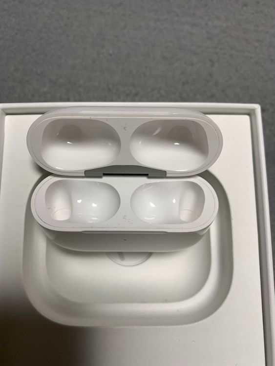 ��� AirPods Pro ��2���� Lightning���Ÿ�