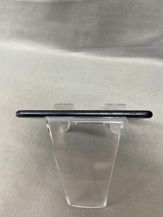 ���� ������ SIM�ե꡼ iPhoneSE ��3���� 64GB �ߥåɥʥ��ȿ�